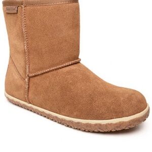 Brand new Minnetonka Womens Backus Winter leather Boots Sz 6 85041